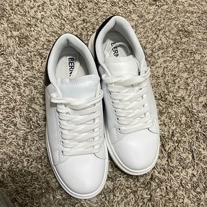 Size 7 Berness Platform Shoes, Lightly worn, great condition